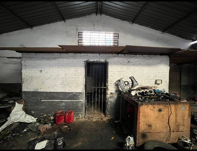 310M² WORKSHOP FOR SALE IN SPRINGS CENTRAL